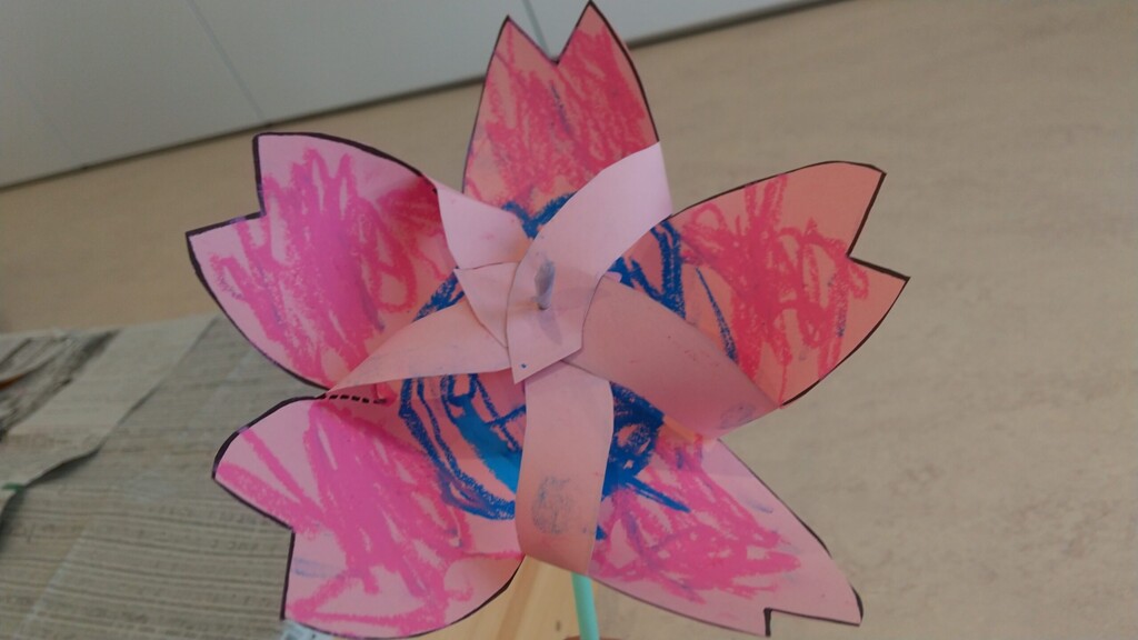 さくらの風車をつくろう(季節の製作)