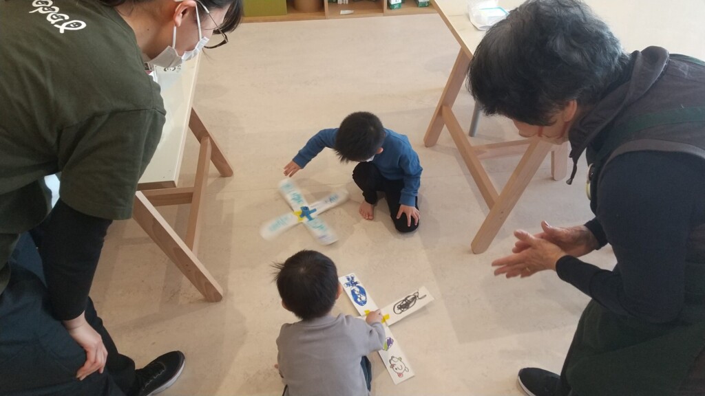 牛乳パックでこまを作ろう！(みんなで遊ぼう)