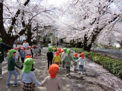 お花見に行ってきました！！