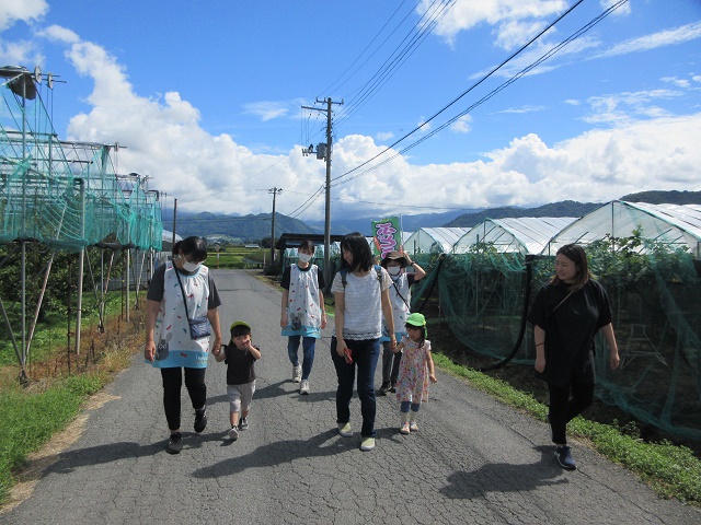 ぶどう狩りに行ってきましたー！