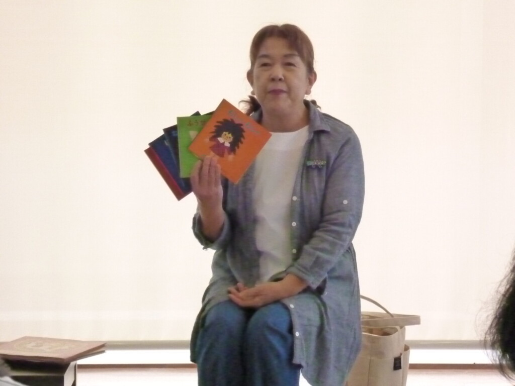 11月の「おはなしこんにちは」開催しました