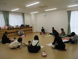 ベビーマッサージを行いました