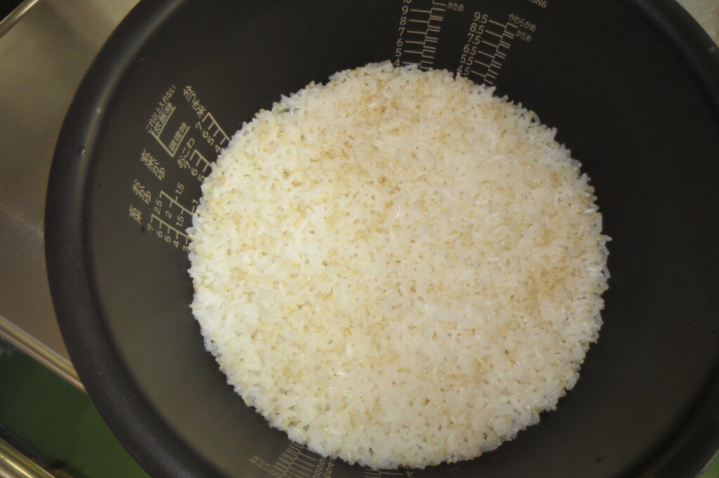 すみれ組お米を育てておいしくいただきました！！～脱穀・籾摺り～