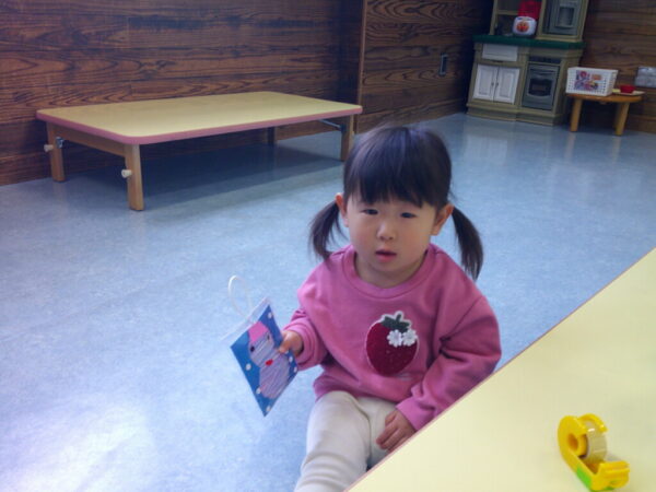 造形あそび「毛糸でゆきだるま」