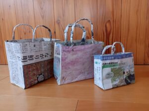 新聞紙でエコバッグを作ろう　※事前申し込みが必要です（６組）