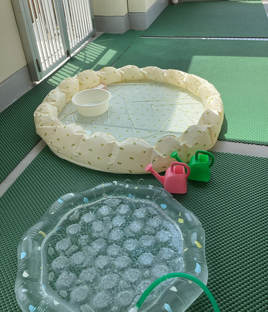 プール遊び　