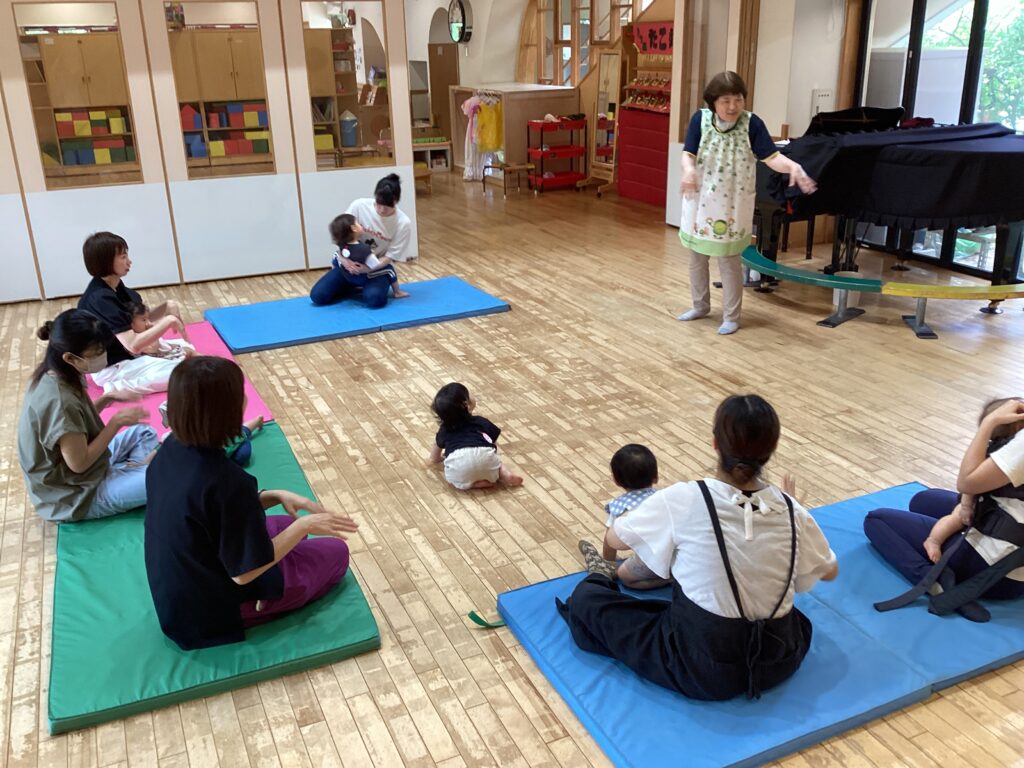 育児講座「親子リズム遊び」