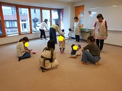 １歳のお友だちあつまれを行いました