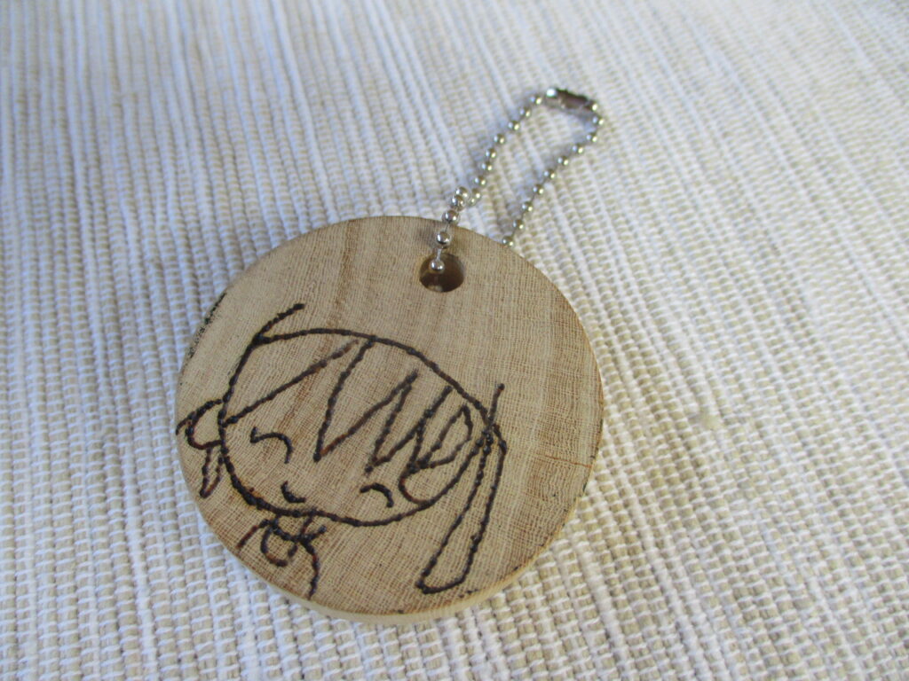 村木沢出前保育　製作「木製キーホルダーを作ろう♪」