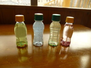ペットボトルの水おもちゃづくり
