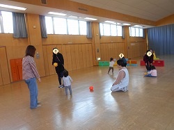 お遊戯室で遊ぼうを行いました