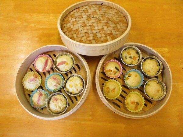 上手にできたね！蒸しパン作り