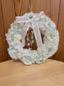 ペーパーナプキンでフラワーリース作り🌼　※準備の都合上、１月２１日（水）までにお申し込みください（３組）　