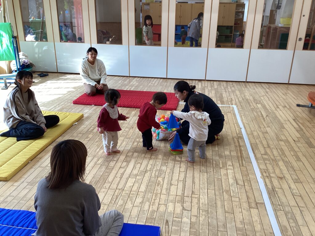 ★育児講座「親子スキンシップ体操」