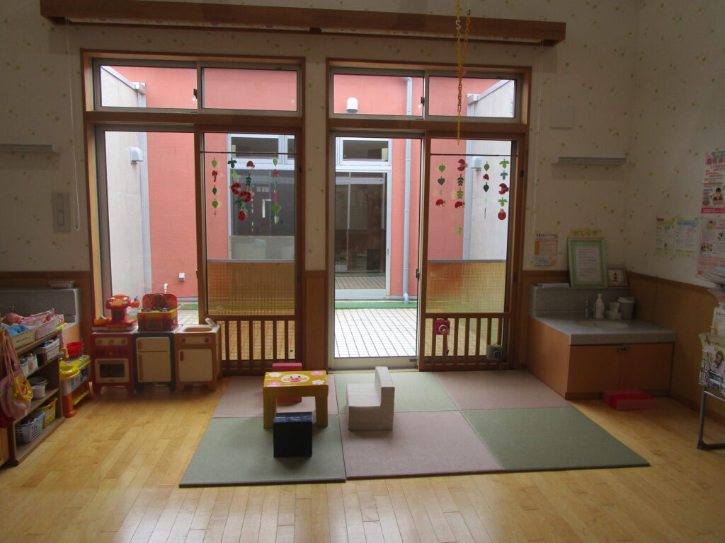 離乳食講座『手づかみ食べしてみよう！』【要申込】定員：３組