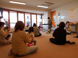 親子でわくわくリトミックを行いました