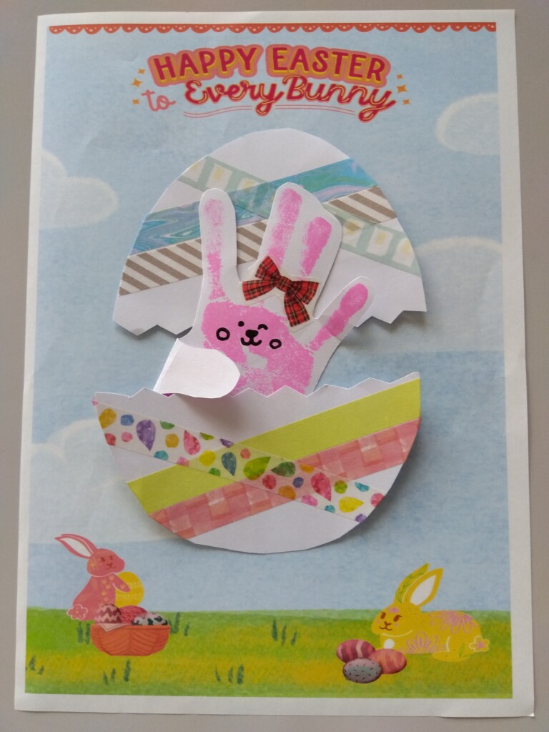 手形アート（うさぎのイースターエッグ）