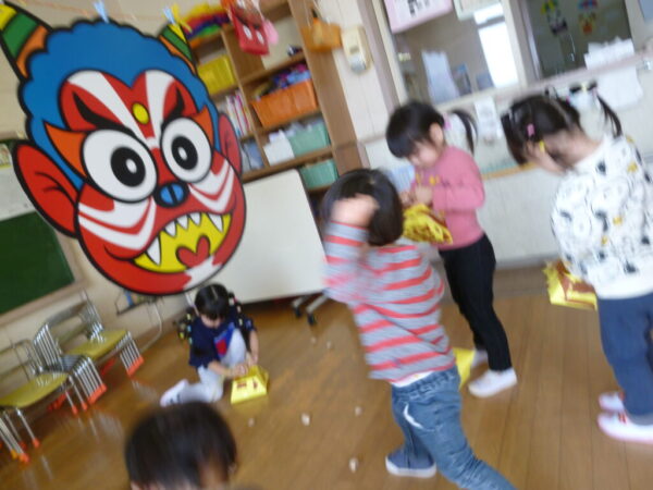 節分の豆まきごっこを楽しみました！！