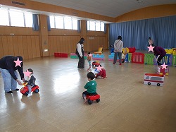 お遊戯室で遊ぼうを行いました
