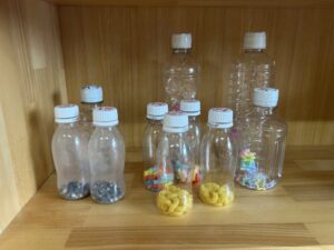 ビーズとペットボトルでマラカスを作ろう♪　※前日までにお申し込みください。（定員４組）　※午前中は、行事に申し込まれた方のみの利用とさせてもらいます。