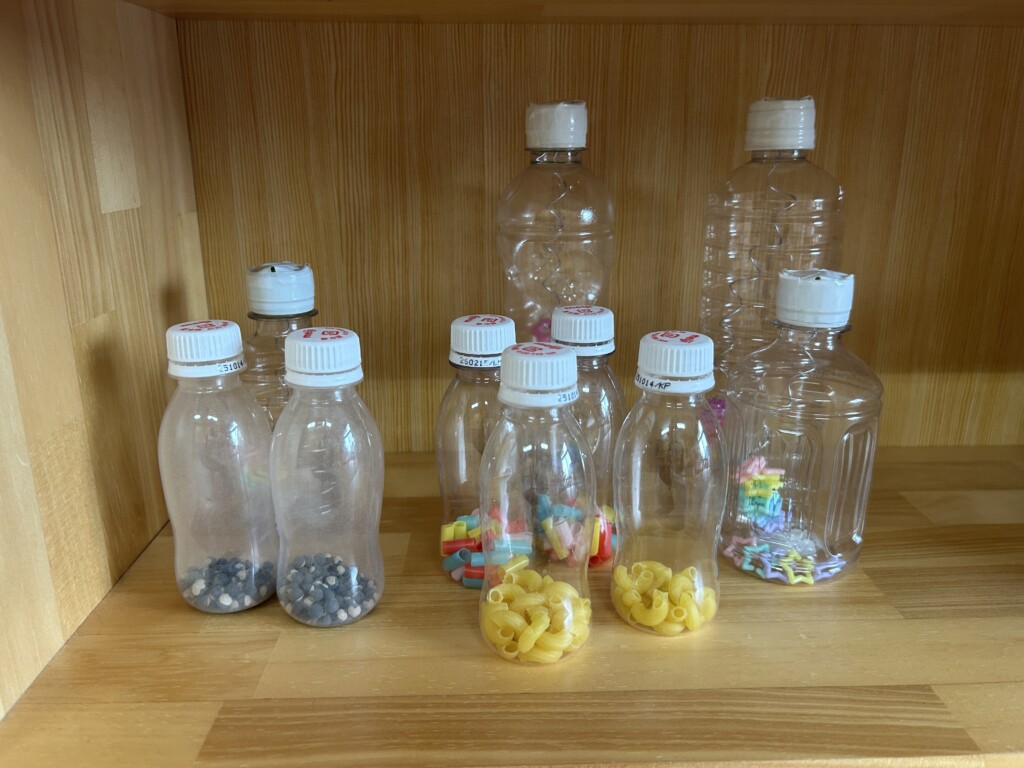 ビーズとペットボトルでマラカスを作ろう♪　※前日までにお申し込みください。（定員４組）　※午前中は、行事に申し込まれた方のみの利用とさせてもらいます。